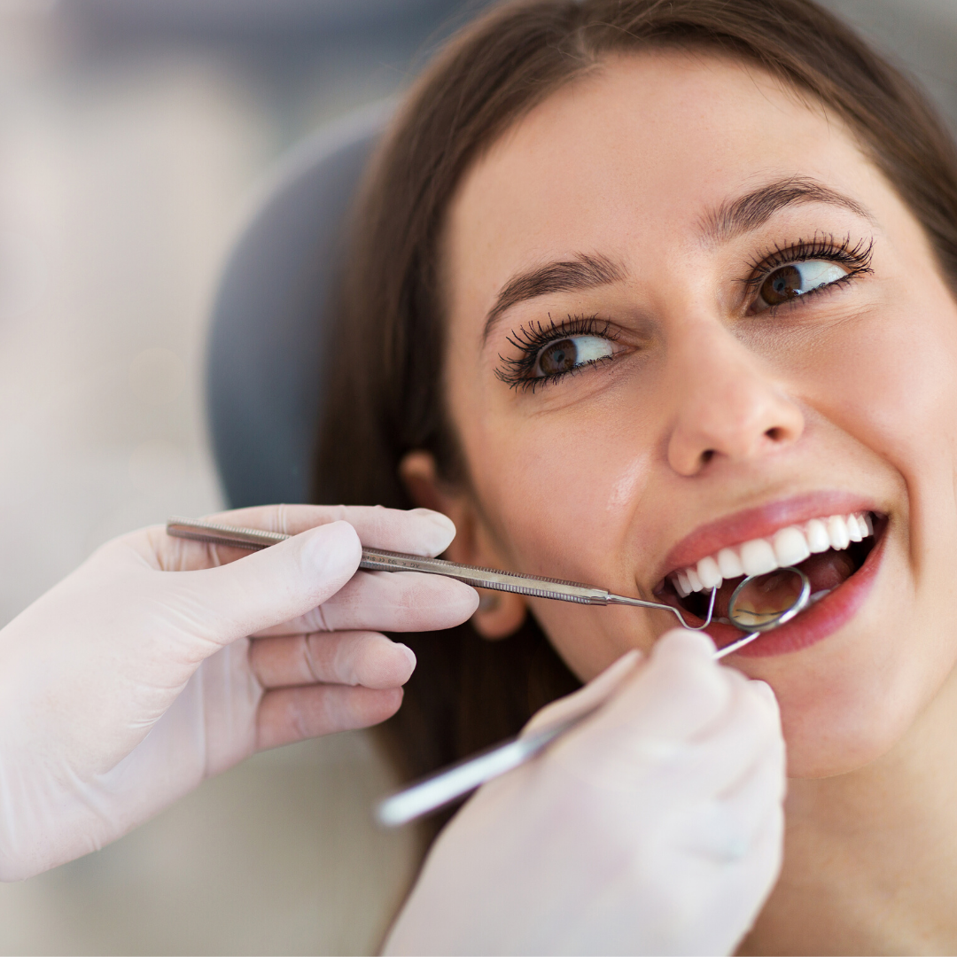 ортодонтия в стоматологии. 2. You should see a dentist. алиса не идет к стоматологу. Breath smells любовь.